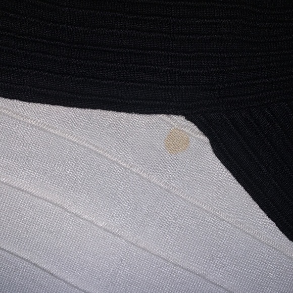 ⚡️ $5 FLASH SALE! ⚡️ GUESS Bodycon Dress - Picture 4 of 7